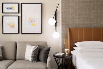 Traditional Room, 1 King Bed (Hearing Accessible)
