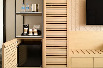 Traditional Room, 1 King Bed (Hearing Accessible)