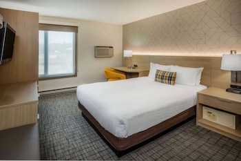 Standard Room, 1 Queen Bed