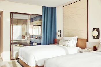 Room, 2 Double Beds (Scenic)