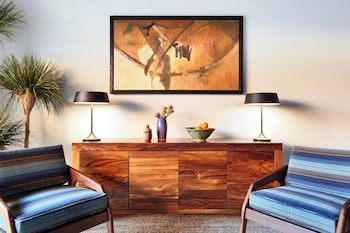 Suite, 2 Bedrooms (Hacienda 1 King + 2 Queen)