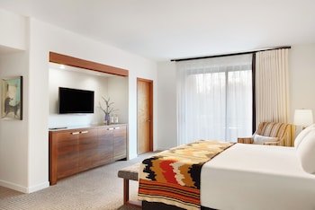 Room, 1 King Bed (Casita)