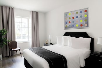 Deluxe Room, 1 Queen Bed