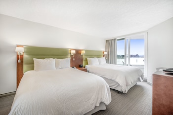 Suite, 2 Bedrooms, Waterfront View
