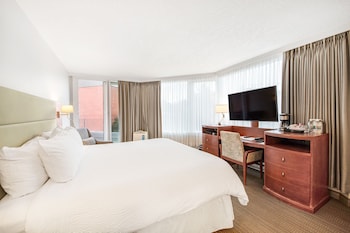 Standard Room, 1 King Bed, City View
