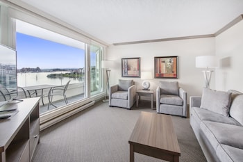 Suite, 2 Bedrooms, Waterfront View