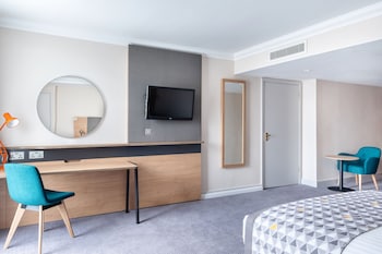 Standard Room, 1 Queen Bed