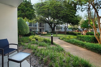 Suite, 1 Bedroom, Balcony, Courtyard View