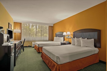 Room, 2 Double Beds, Mobility Accessible, Non Smoking (Bathtub w/Grab Bars)