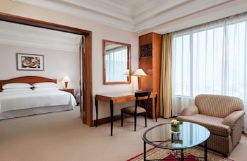 Deluxe Suite, 1 King Bed