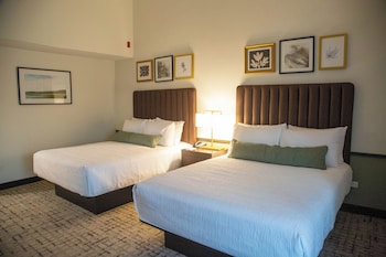 Room, 2 Queen Beds, Non Smoking (Golf View)
