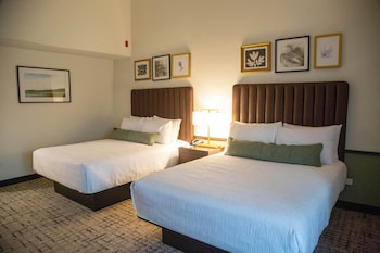 Room, 2 Queen Beds, Non Smoking (Golf View)