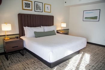 Room, 1 King Bed, Non Smoking (Golf View)