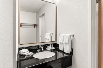 Room, 1 King Bed (Mobility/Hearing Accessible, Tub)