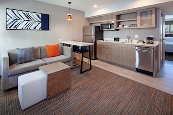 Suite, 2 Bedrooms, Bathtub
