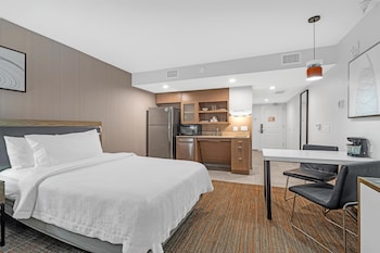 Room, 1 King Bed (3x3 Shower)