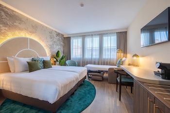 Deluxe Room (1 Twin Bed 1 Sofabed)