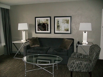 Suite, 1 King Bed with Sofa bed, Non Smoking, Refrigerator & Microwave (with Sofabed)