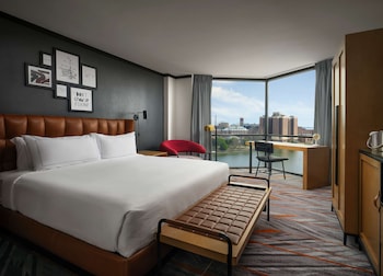 Room, 1 King Bed (Water View)