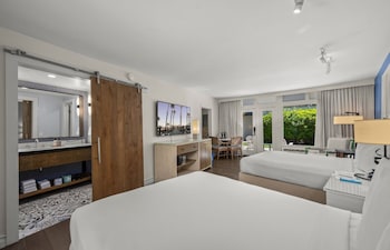Room, 2 Queen Beds, Lanai (Garden)