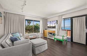 Suite, 1 King Bed (Bayside Bungalow Bay)
