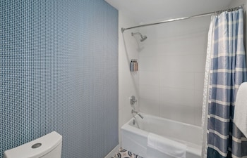Room, 2 Queen Beds, Lanai (Bayside)