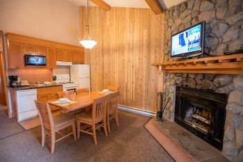 Deluxe Condo, 1 Bedroom (Loft)