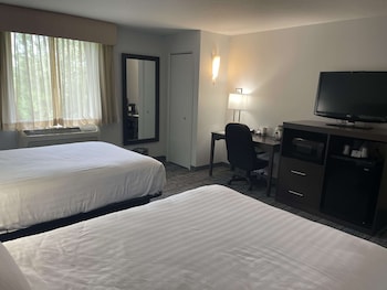 Standard Room, 2 Double Beds, Non Smoking