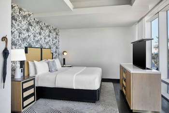Penthouse, 1 King Bed (View)