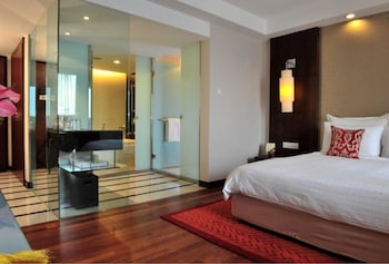 Premier Deluxe King Bed