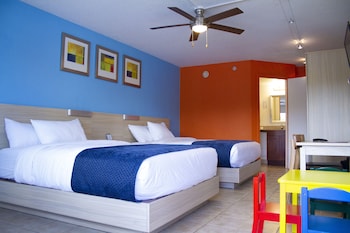 Room, 2 Queen Beds, Non Smoking (Water Park View)