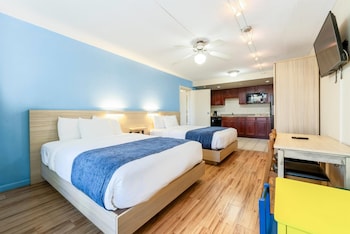 Deluxe Room, 2 Queen Beds, Non Smoking