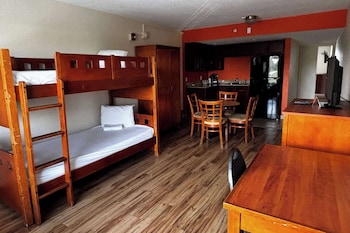 Suite, Multiple Beds, Non Smoking