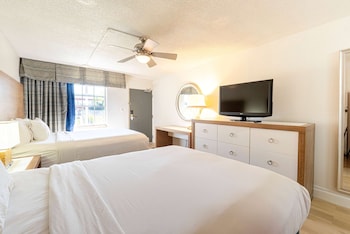 Deluxe Room, 2 Queen Beds, Non Smoking