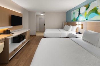 Room, 2 Queen Beds, Non Smoking