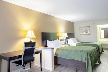 Standard Room, Multiple Beds, Non Smoking