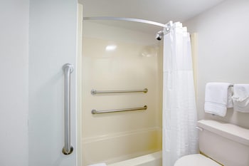 Room, 2 Queen Beds, Accessible, Non Smoking