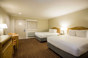 Standard Room, 2 Double Beds, Non Smoking, Refrigerator & Microwave