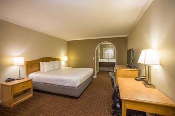 Standard Room, 1 King Bed, Non Smoking, Refrigerator & Microwave