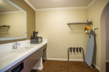 Standard Room, 1 King Bed, Non Smoking, Refrigerator & Microwave