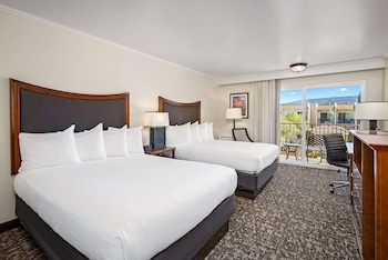Standard Room, 2 Queen Beds, Balcony, Pool View