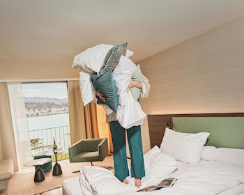 Lake View Superior Room