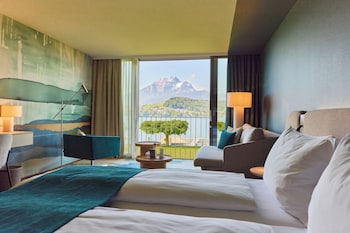 Lake View Superior Room