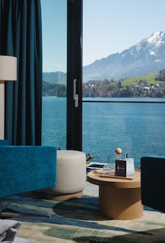 Lake View Deluxe Room