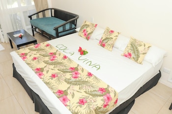 Deluxe Beachfront Bure