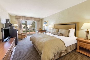 Deluxe Room, 1 King Bed, Non Smoking