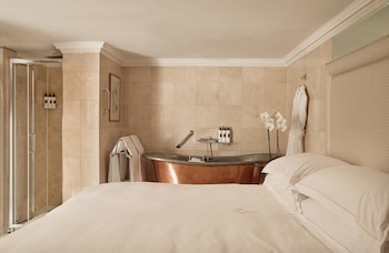 Suite (The Guv'nor's)