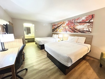 Room, 2 Queen Beds, Non Smoking (First Floor)