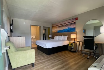 Room, 1 King Bed, Non Smoking (Second Floor)