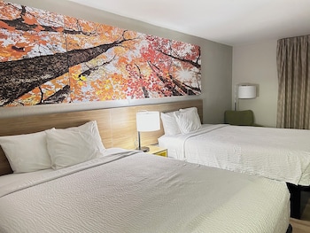 Room, 2 Queen Beds, Non Smoking (First Floor)